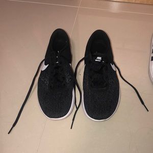 Nike Flex Control Sneakers